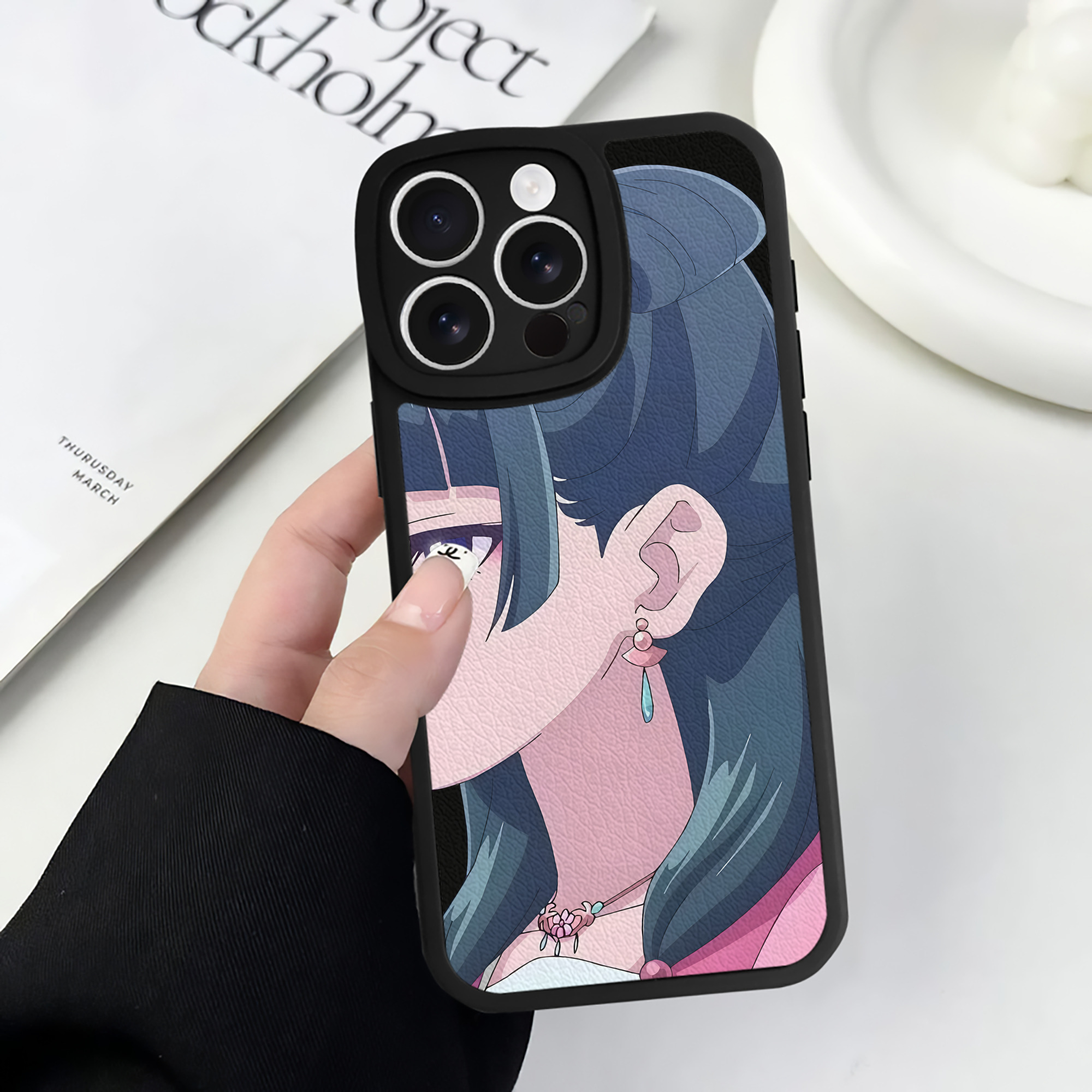 （画像用） 薬屋のひとりごと The Apothecary Diaries 【iPhone 16シリーズ対応】シリコンスマホケース（レザー調） 材質：シリコン